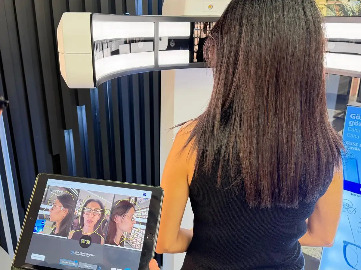 ZEISS VISUFIT 1000 ile 3D santralizasyon ölçümü — Elegance Optik Çayyolu